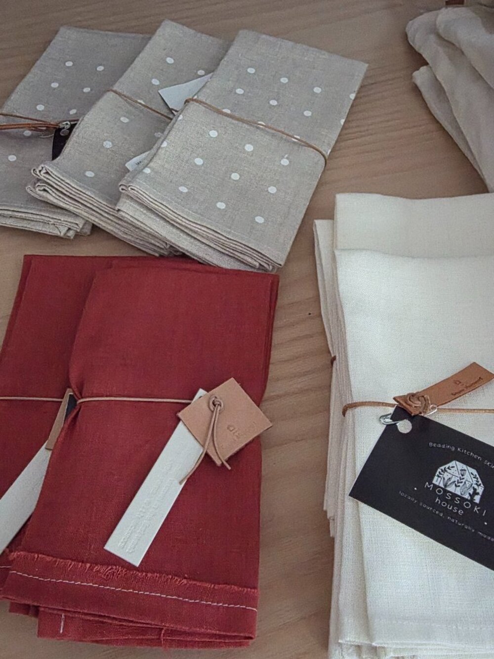 Fine linen table napkins from Celina Mancurti